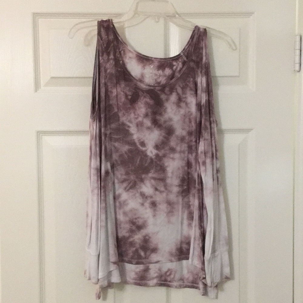 Long sleeve tee with cut out shoulders